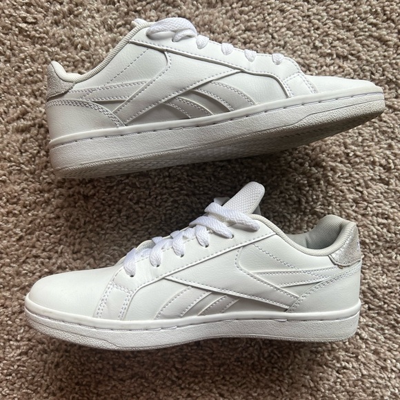 Womens Reeboks - size 6 White/Silver - Picture 9 of 10